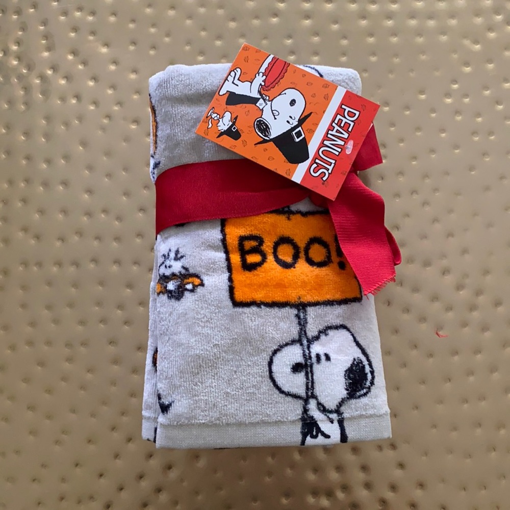 Peanuts Snoopy BOO Hand Towel